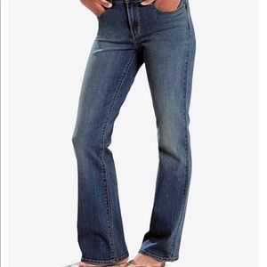 Levi Strauss Signature Jeans 8S • Mid Rise • Bootcut • Inseam 30.5 • Like New